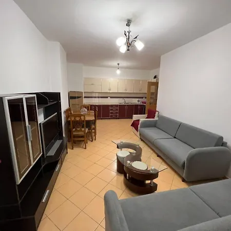 Leonard Apartamento Tirana