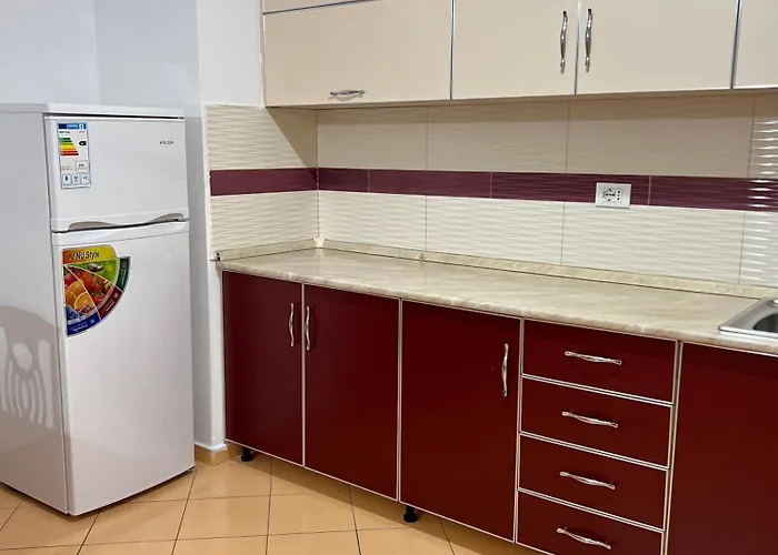 Leonard Apartamento Tirana